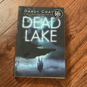 Darcy Coates - Dead Lake Paperback
